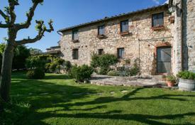 Красивая каменная вилла с садами и гостевыми апартаментами в спокойном районе, в историческом местечке, Гайоле-ин-Кьянти, Италия за 990 000 €
