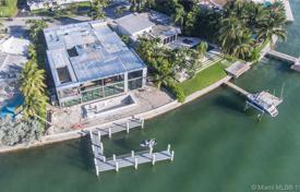 Современная вилла с бассейном, террасой и видом на залив, Майами-Бич, США за $8 500 000