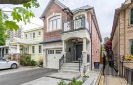 Дом в городе в Этобико, Торонто, Онтарио,  Канада за C$2 559 000
