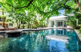 Уютная вилла с частным бассейном, парковкой и террасой, Майами-Бич, США за $3 849 000