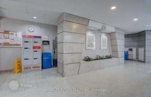 6-комнатная квартира на Эглинтон-авеню Восток за C$772 000