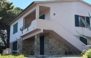 6-комнатная вилла 243 м² в Портоферрайо за 850 000 €