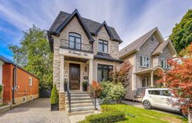 Дом в городе в Восточном Йорке, Торонто, Онтарио,  Канада за C$2 195 000