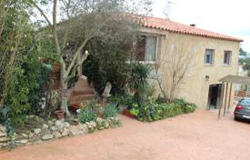 Вилла с террасой и гаражом в резиденции с бассейном, рядом с пляжами, Льорет-Блау, Испания за 280 000 €