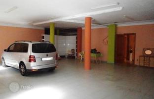 5-комнатный дом 460 м² в Martorell за 798 000 €