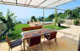 Квартира с бассейном и террасой, с видом на море, Ловран, Хорватия за 415 000 €