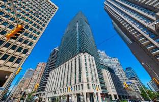 3-комнатная квартира на Бэй-стрит за C$1 333 000
