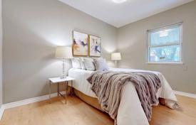 5-комнатный дом в городе в Скарборо, Канада за C$1 654 000