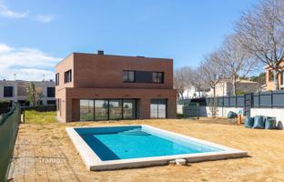 4-комнатная вилла 304 м² в Матаро за 975 000 €