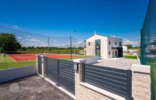 4-комнатный дом 198 м² в Лабине за 980 000 €