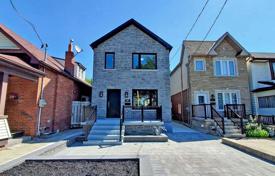 Дом в городе в Олд Торонто, Торонто, Онтарио,  Канада за C$2 135 000