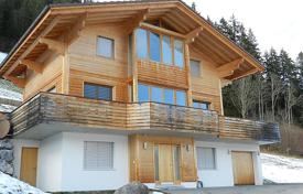 Квартира в Цвайзиммен, округ Берн, Швейцария за 2 960 € в неделю