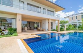Вилла с бассейном и садом в резиденции премиум класса, в престижном районе, Пхукет, Таиланд за $1 720 000