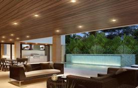 Современная вилла с задним двором, бассейном, террасой и двумя гаражами, Корал Гейблс, США за $3 950 000