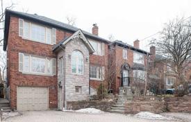 Дом в городе на Эглинтон-авеню Восток, Торонто, Онтарио,  Канада за C$2 014 000