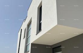 5-комнатный дом в городе 300 м² в Медулине, Хорватия за 750 000 €