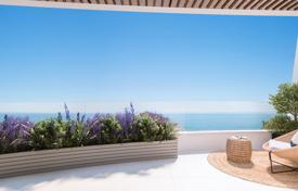 Новые солнечные квартиры с видом на море в Бенальмадене, Малага, Испания за 567 000 €