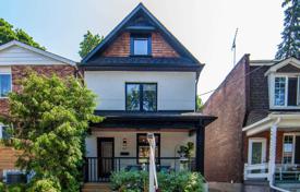 Дом в городе в Олд Торонто, Торонто, Онтарио,  Канада за C$1 954 000