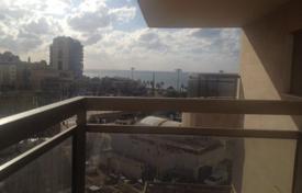 Апартаменты с террасой и видом на море и город в самом сердце города, недалеко от пляжа, Нетания, Израиль за $640 000