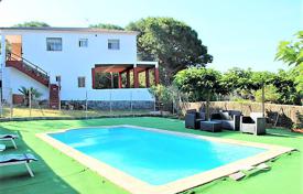 Меблированная вилла с садом и бассейном рядом с пляжем, Льорет‑де-Мар, испания за 260 000 €