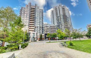 5-комнатная квартира в Норт-Йорке за C$898 000