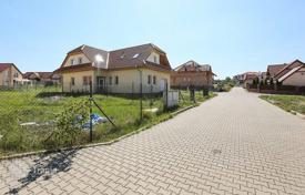 Новый двухэтажный таунхаус в пригороде Праги, Среднечешский край, Чехия за 298 000 €