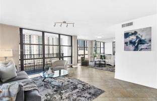 2-комнатная квартира в кондо 133 м² в Халландейл Бич за $570 000