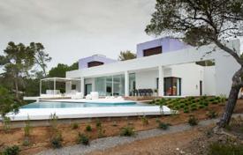 Современная меблированная вилла с собственным садом, открытым бассейном, парковкой и захватывающим видом на море, Эс Кубельс, Испания за 22 000 € в неделю