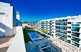 Четырехкомнатный пентхаус с большими террасами в закрытой резиденции с бассейном, Фуэнхирола, Испания за 620 000 €