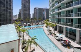 Трехкомнатная солнечная квартира на первой линии от океана в Майами, Флорида, США за 1 283 000 €