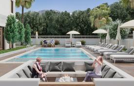 Новые квартиры в комфортабельной резиденции с бассейнами и парковкой, в 370 метрах от моря, Аланья, Турция за $242 000