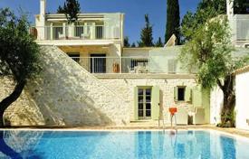 Уникальная вилла с большим бассейном и садом в 150 метрах от пляжа, Кассиопи, Греция. Цена по запросу