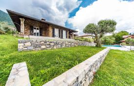 Меблированная вилла с частным садом, гаражом, бассейном, террасой и видом на озеро, Тремеццо, Италия за 2 400 000 €