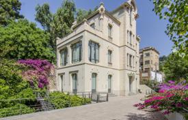 Историческая вилла в стиле модерн, с куполом и живописным садом, Барселона, Испания за 3 900 000 €
