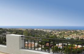 Новая вилла с террасой и видом на море в престижной резиденции, недалеко от пляжа, Пафос, Кипр за 1 450 000 €