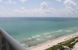 Белоснежная трехкомнатная квартира в шаге от песчаного пляжа, Майами-Бич, Флорида, США за 1 305 000 €