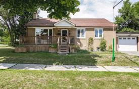 Дом в городе в Этобико, Торонто, Онтарио,  Канада за C$1 094 000