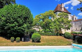 Замок 14 века с бассейном и ландшафтным парком, Риберак, Франция за 1 200 000 €