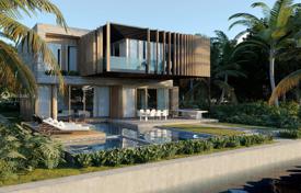 Современная вилла с задним двором, бассейном, зоной отдыха, террасой и гаражом, Майами-Бич, США за $4 750 000