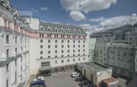 3-комнатная квартира 166 м² в Москве, Россия за $2 300 в неделю