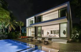 Просторная вилла с задним двором, бассейном, террасой и гаражом, Майами, США за $16 750 000