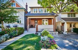 Дом в городе в Скарборо, Торонто, Онтарио,  Канада за C$1 328 000