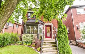Дом в городе в Этобико, Торонто, Онтарио,  Канада за C$1 165 000