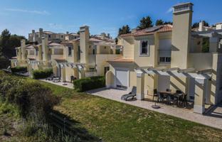 3-комнатный коттедж 220 м² в Каштру-Марине за 475 000 €