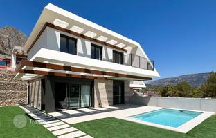 3-комнатная вилла 123 м² в Полопе за 695 000 €