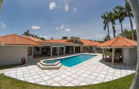 Просторная вилла с задним двором, бассейном и зоной отдыха, Майами, США за $1 595 000