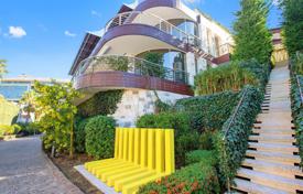 Просторные апартаменты с террасой и видом на море в жилом комплексе с садом, Будва, Черногория за 800 000 €