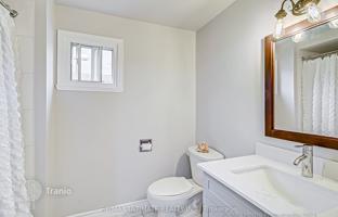 8-комнатный дом в Скарборо за C$1 363 000