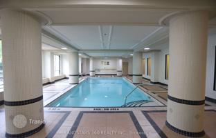 5-комнатная квартира в Норт-Йорке за C$992 000