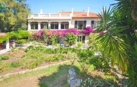 Вилла с садом и двумя отдельными апартаментами рядом с центром Антиба и пляжем, Франция за 1 100 000 €